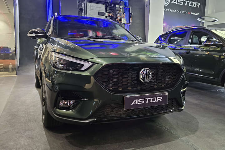 MG Astor Front View