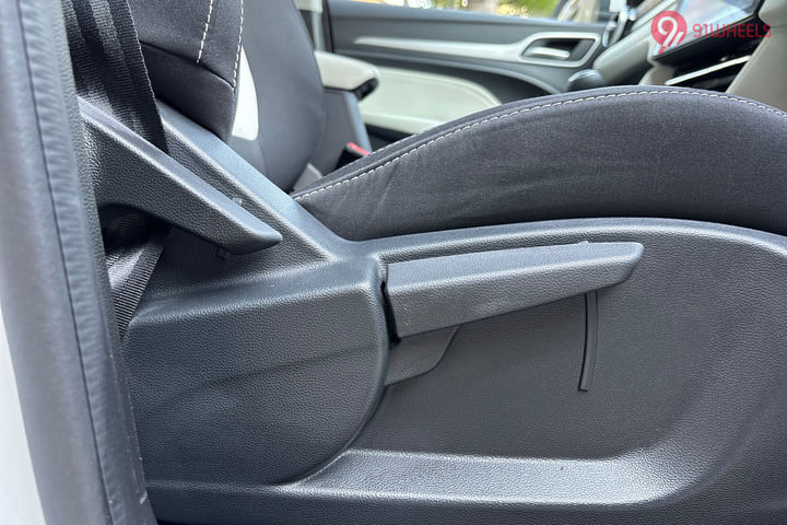 MG Astor Seat Adjustment for Driver
