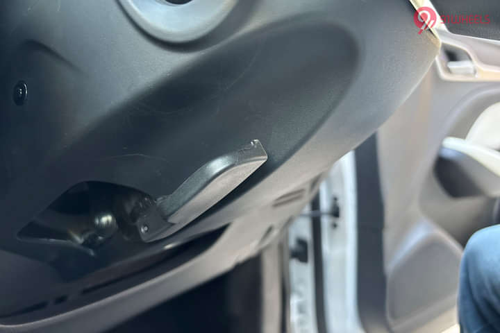 MG Astor Steering Adjustment Lever/Controller