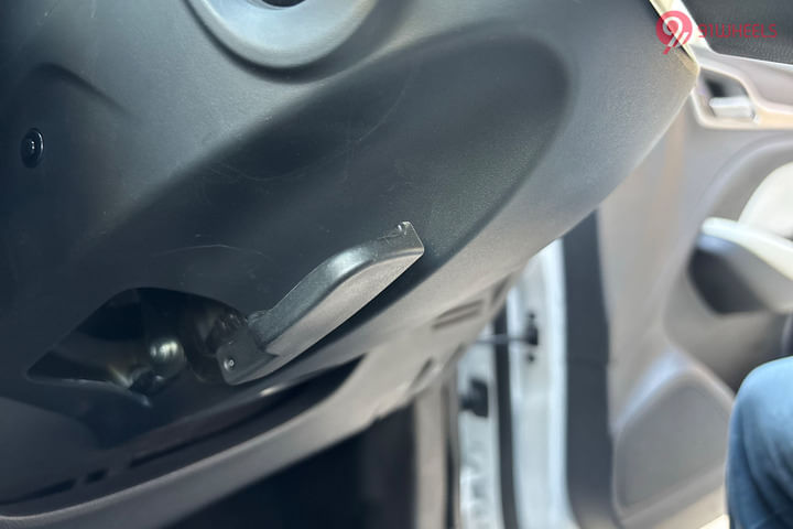 MG Astor Steering Adjustment Lever/Controller
