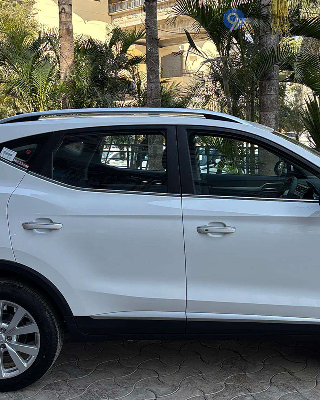 MG Astor Side Glass Housing