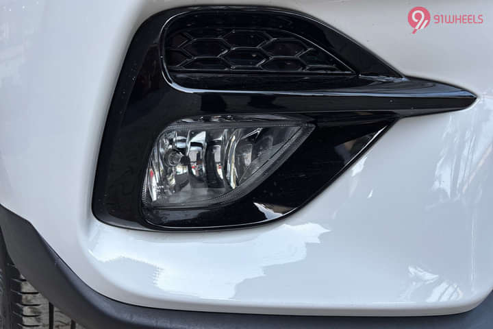 MG Astor Front Fog Lamp