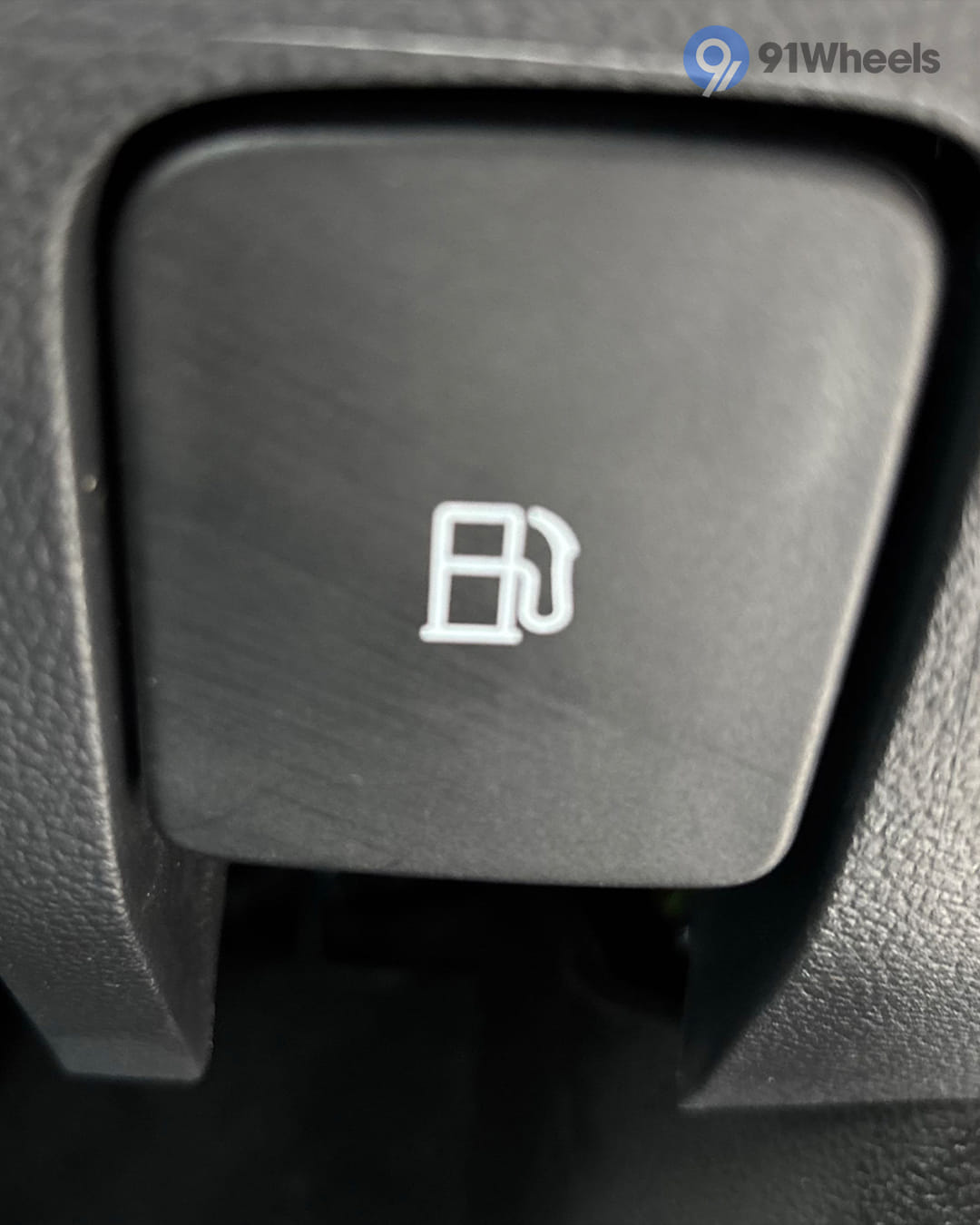 MG Astor Boot Release Lever / Fuel Lid Release Lever