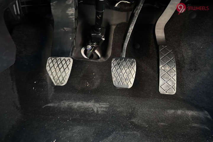 MG Astor Dead Pedal