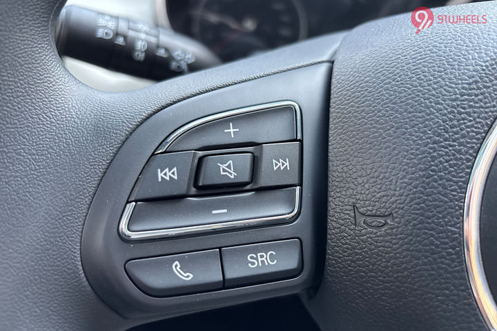 MG Astor Left Steering Mounted Controls
