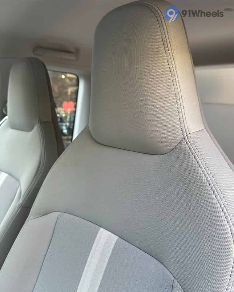 Seats & Cabin Comfort - 3 Seats & Cabin Comfort - 3