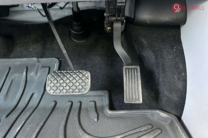 MG Comet EV Pedals/Foot Controls