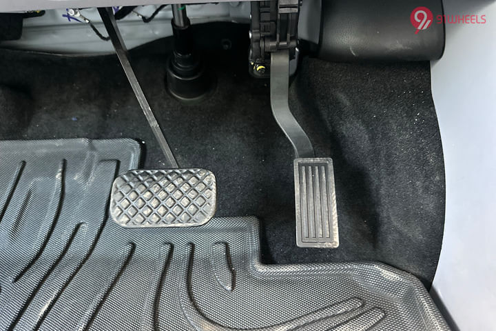 MG Comet EV Pedals/Foot Controls