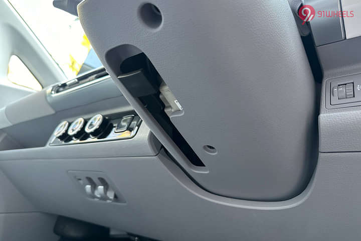 MG Comet EV Steering Adjustment Lever/Controller