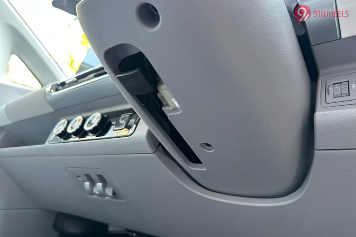 MG Comet EV Steering Adjustment Lever/Controller