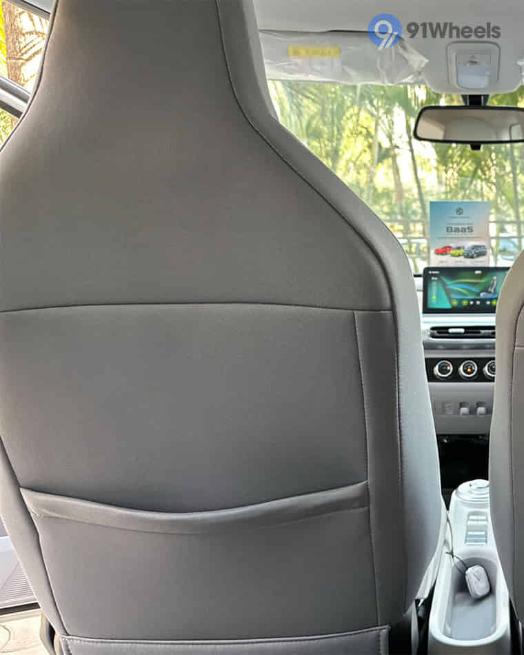 Seats & Cabin Comfort - 4 Seats & Cabin Comfort - 4