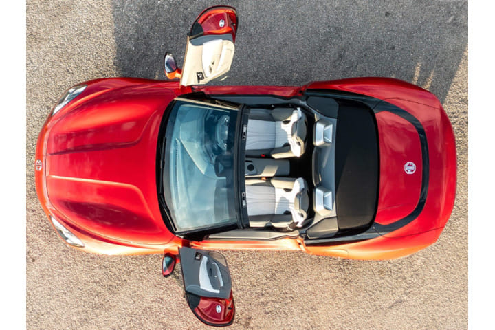 MG Cyberster EV Car Roof MG Cyberster EV Car Roof