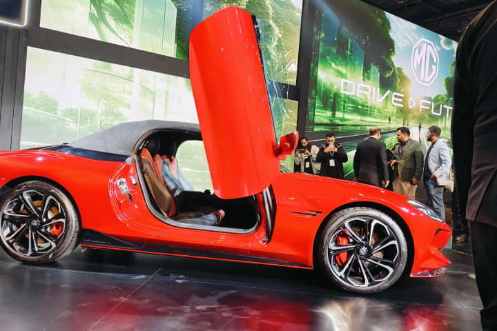 MG Cyberster EV Front Row Seats