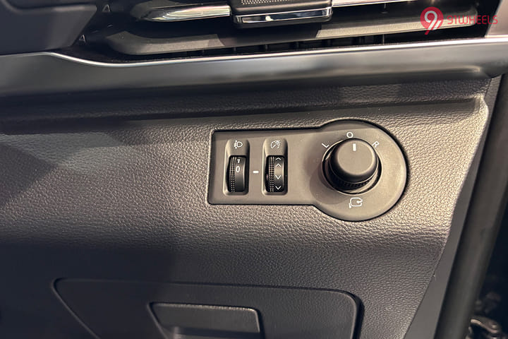 MG Gloster Boot Release Lever/Fuel Lid Release Lever