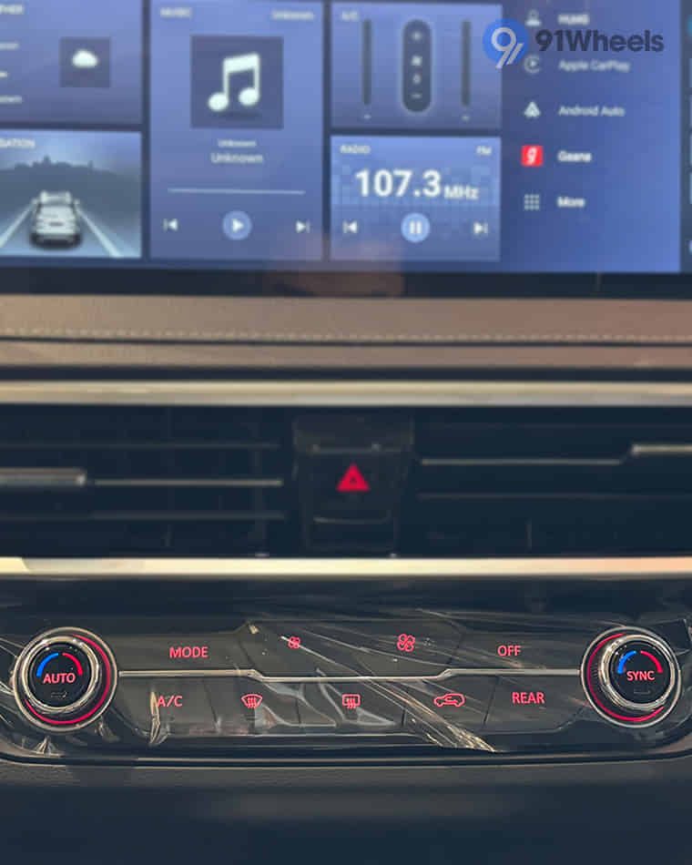 Dashboard & Front Cabin - 1