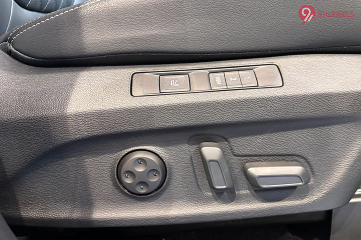 MG Gloster Seat Adjustment for Driver