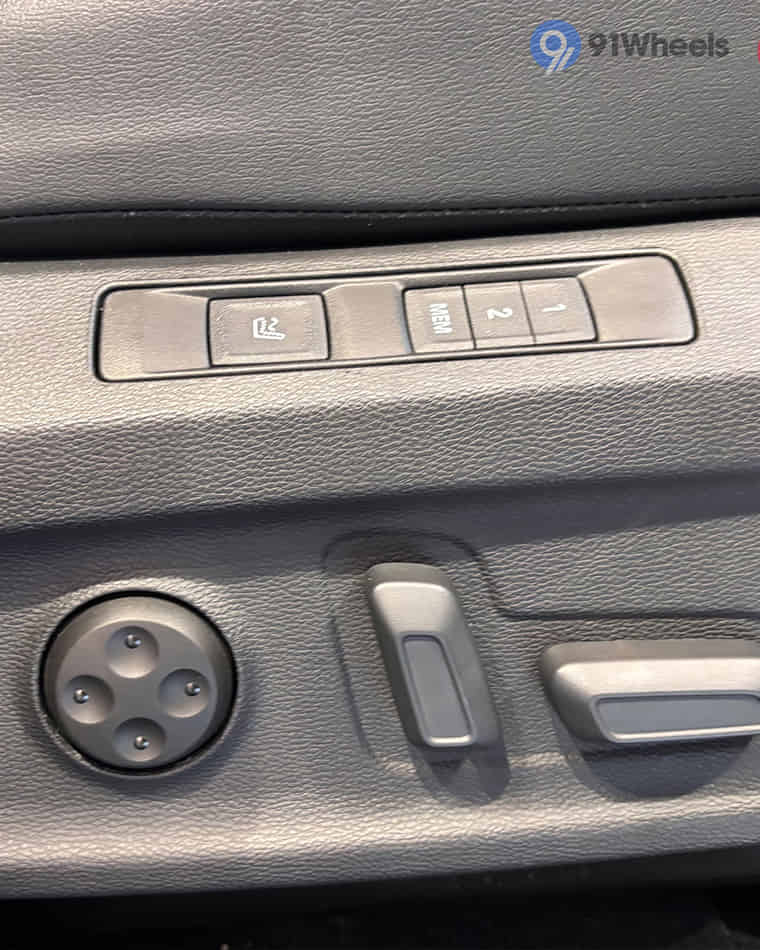 Seats & Cabin Comfort - 7