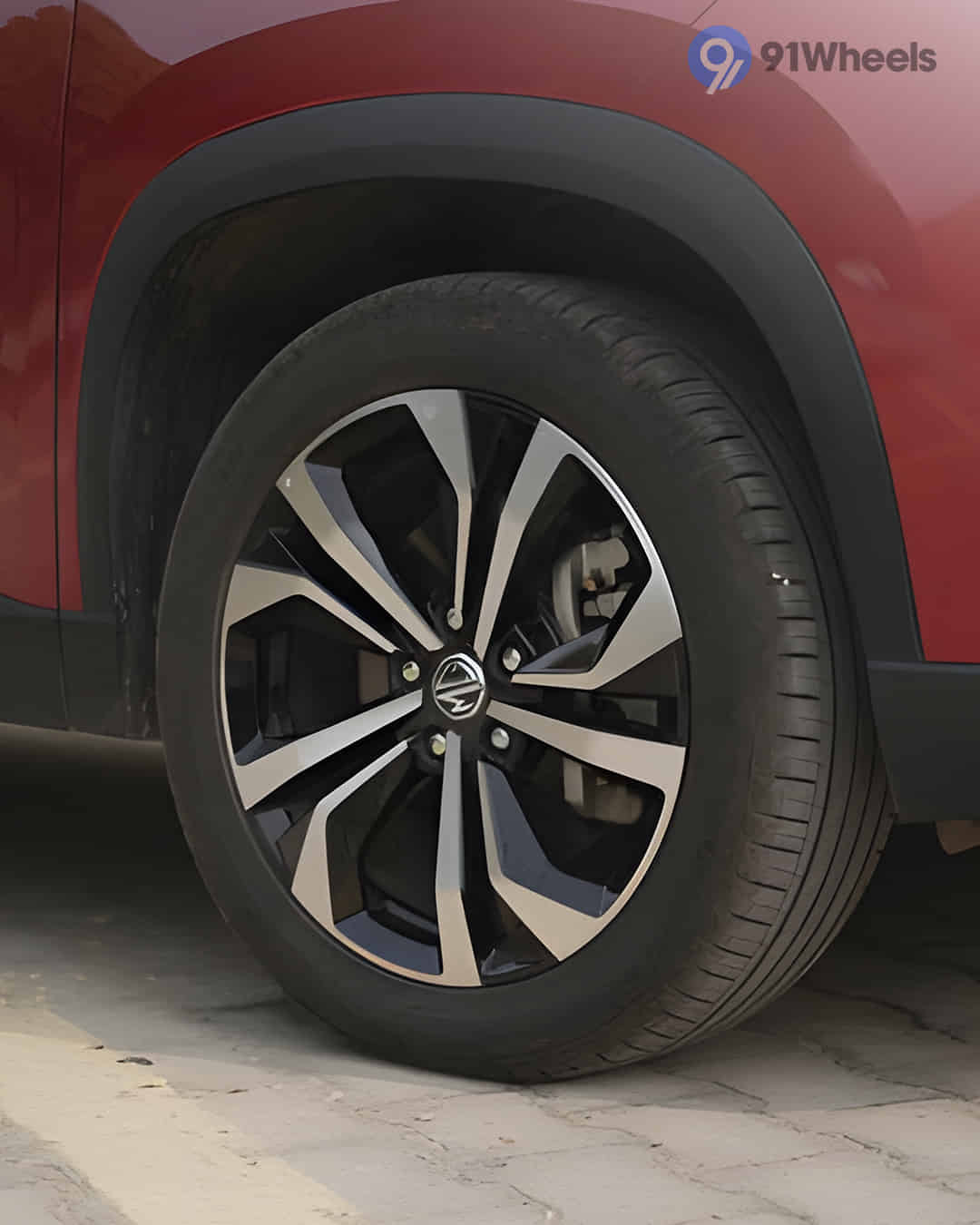 Big SUV Feel With Flashy Design Design 4
