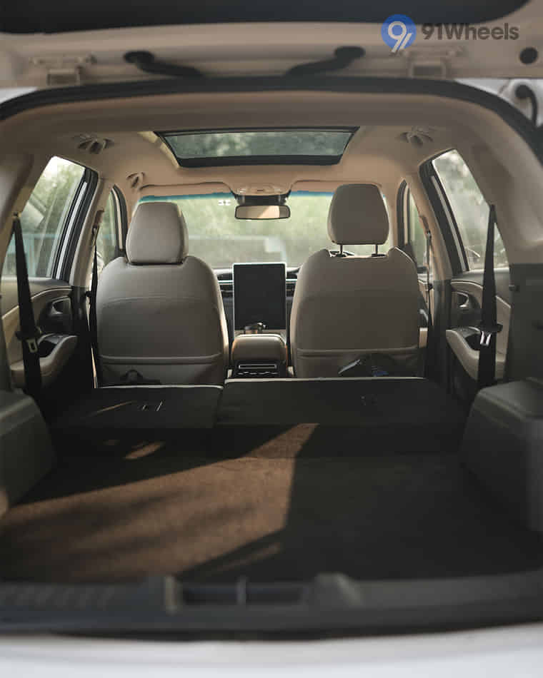 Bootspace & Utility - 1 Bootspace & Utility - 1