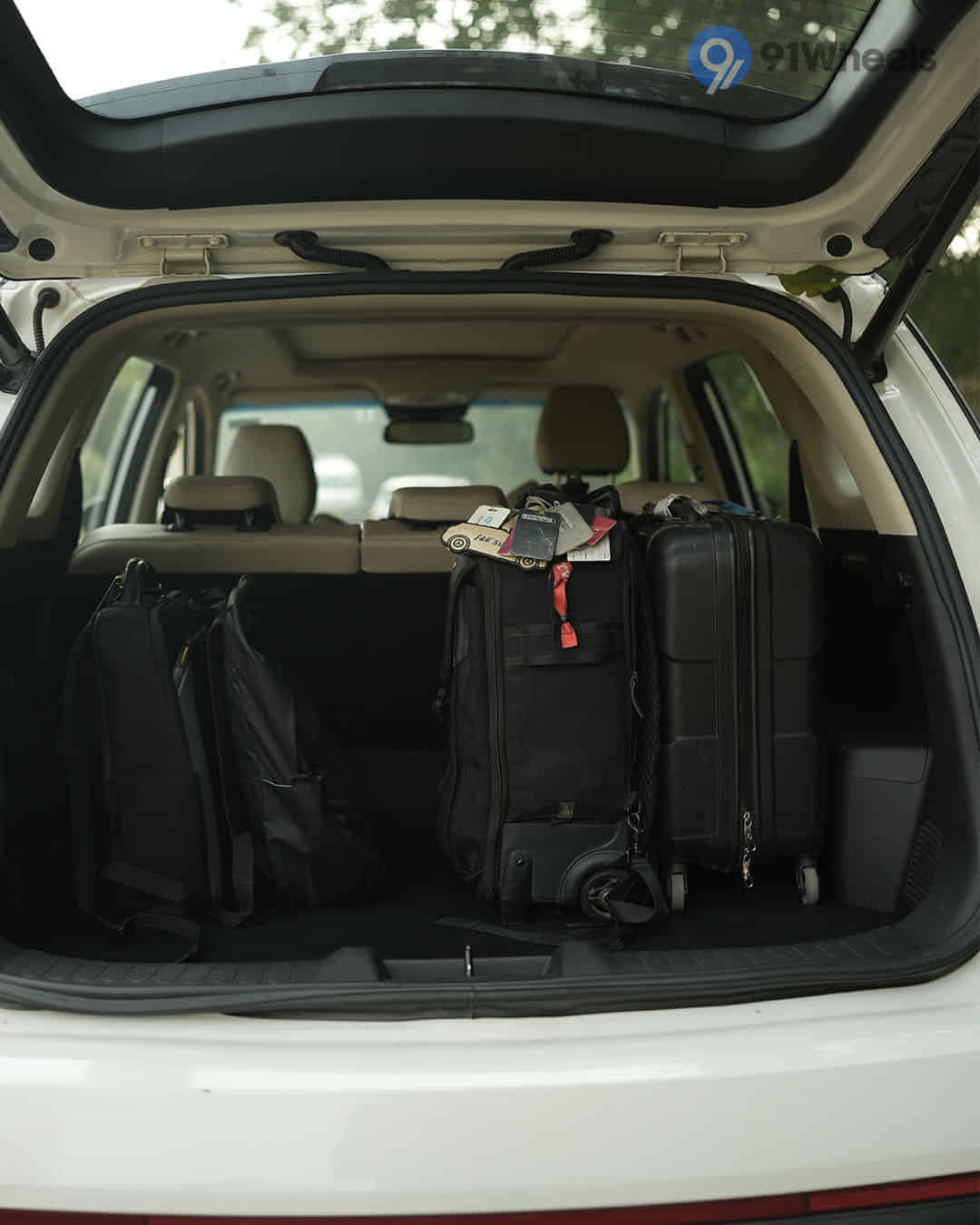 Bootspace with Luggage Bootspace with Luggage