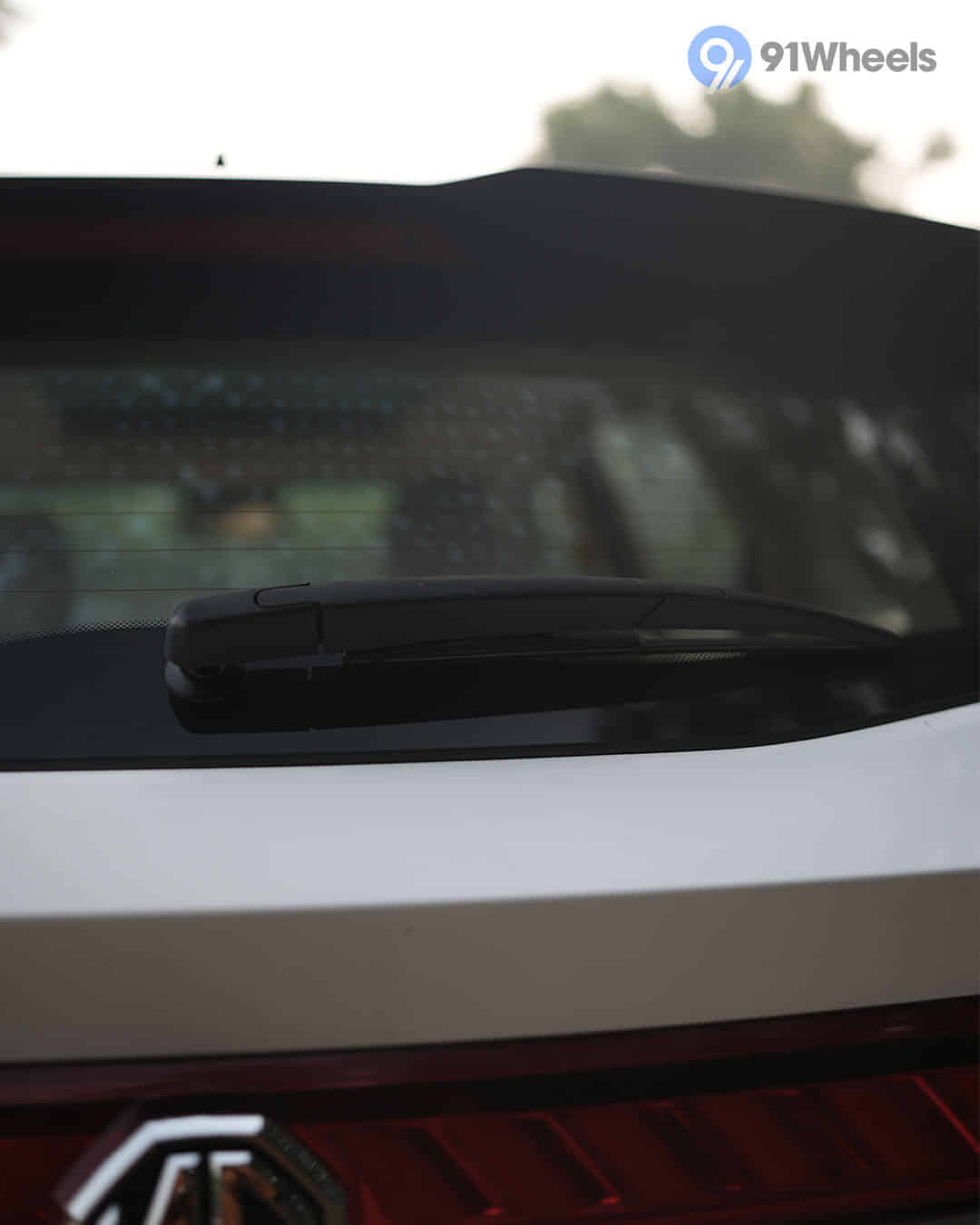 Front Windshield / Windscreen Front Windshield / Windscreen