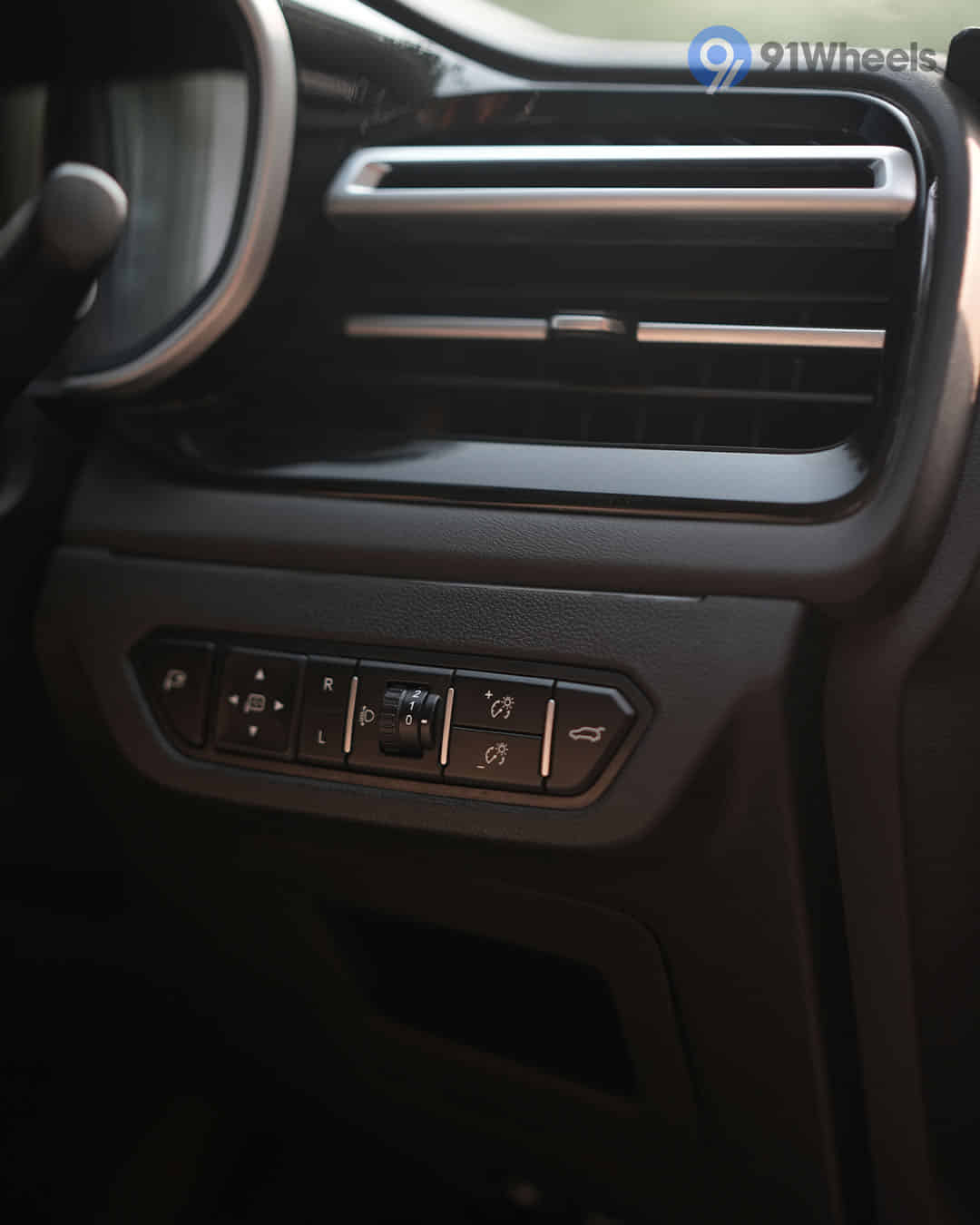 Right Side Air Vents Right Side Air Vents