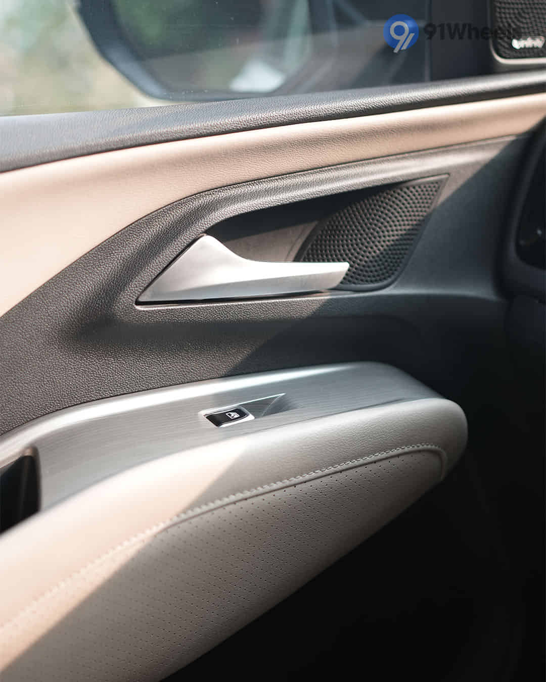 Front Passenger Door Pad Handle Front Passenger Door Pad Handle