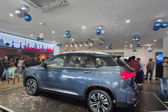 MG Hector Left Rear Three Quarter