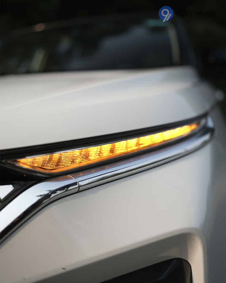 Headlights & Tail-lights - 7 Headlights & Tail-lights - 7