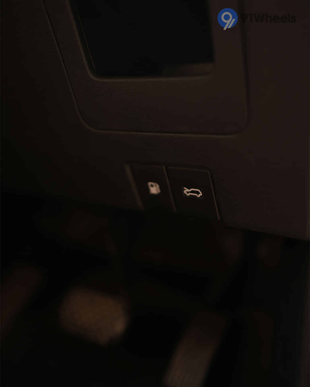 Boot Release Lever / Fuel Lid Release Lever Boot Release Lever / Fuel Lid Release Lever