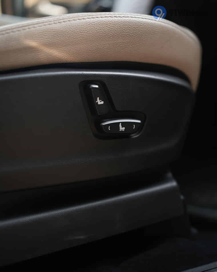 Seats & Cabin Comfort - 6 Seats & Cabin Comfort - 6