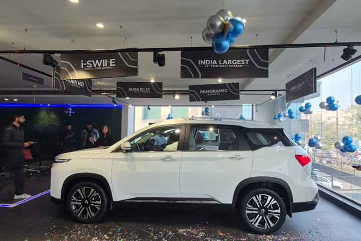 MG Hector Left Side View