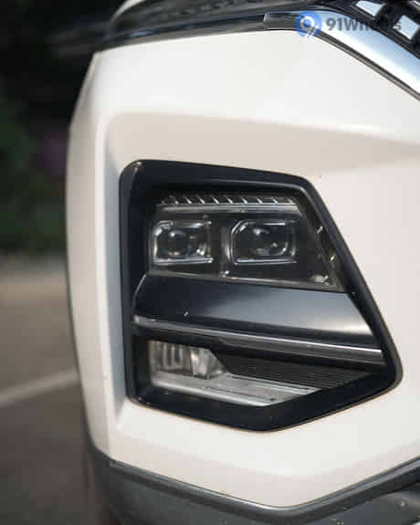 Hector Front Fog Lamp