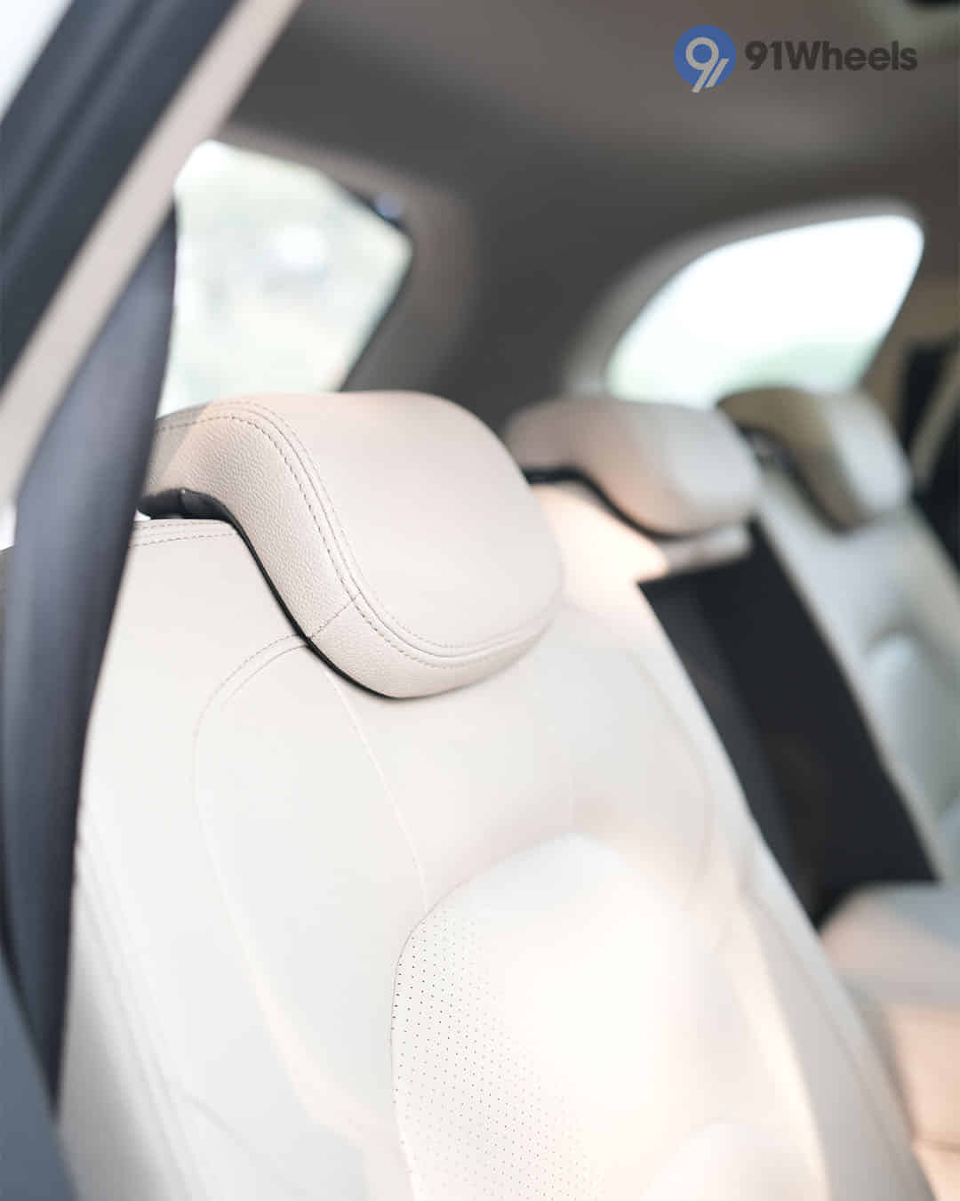 Rear Headrests Rear Headrests