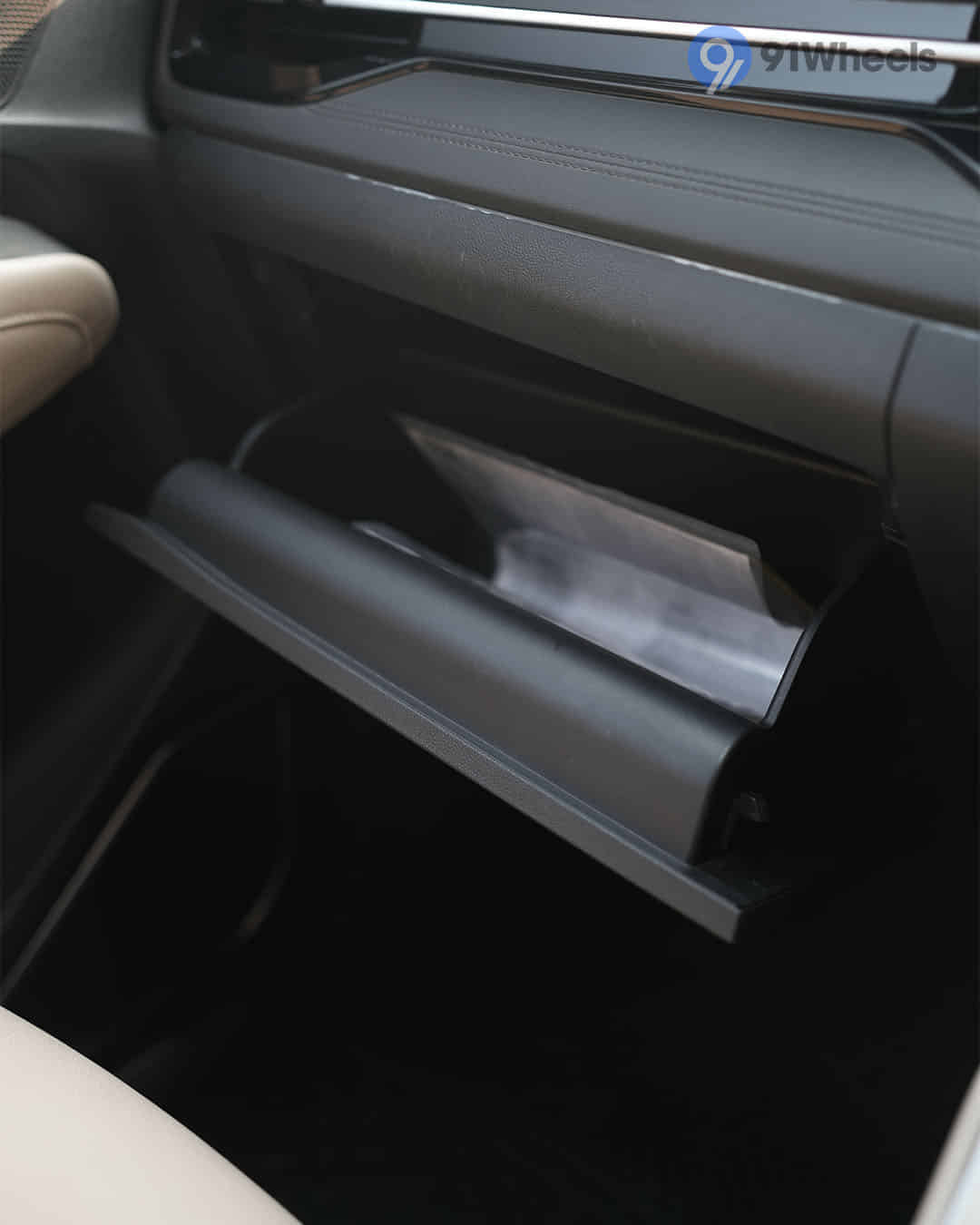 Glove Box Glove Box