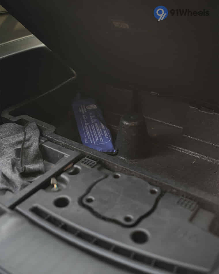 Bootspace & Utility - 6 Bootspace & Utility - 6