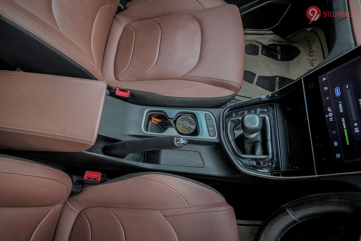 MG Hector Plus Center Console/Centre Console Storage