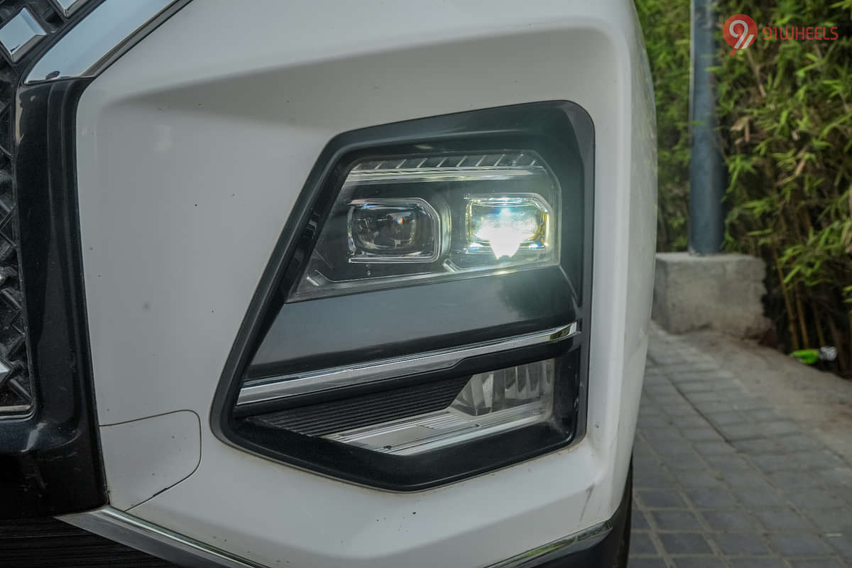 MG Hector Plus Headlight