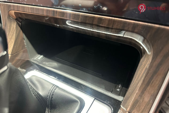 MG Hector Plus USB Port/Power Socket/Wireless Charging