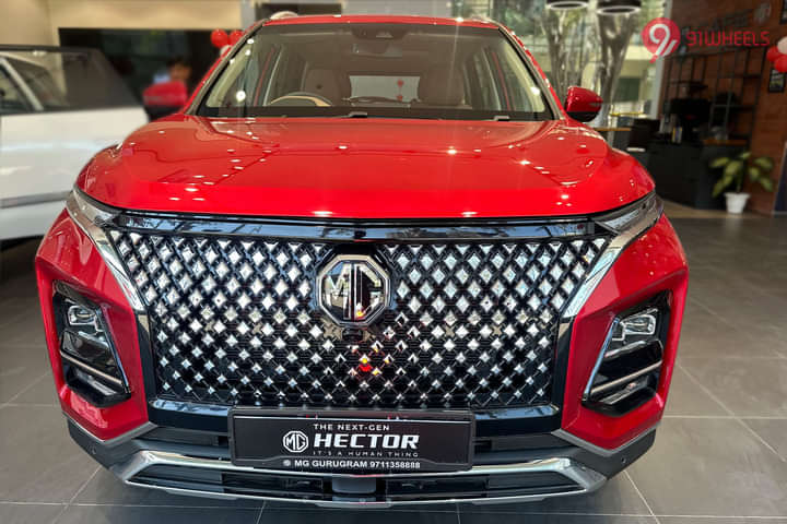 MG Hector Plus Front View