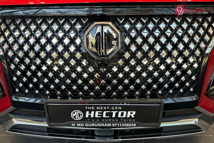 MG Hector Plus Grille