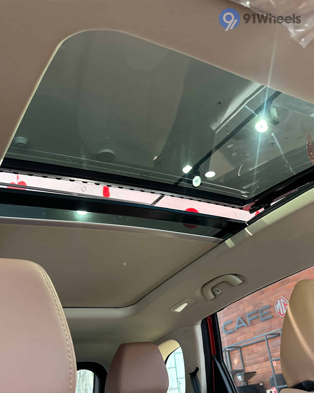 MG Hector Plus 2023-2025 image