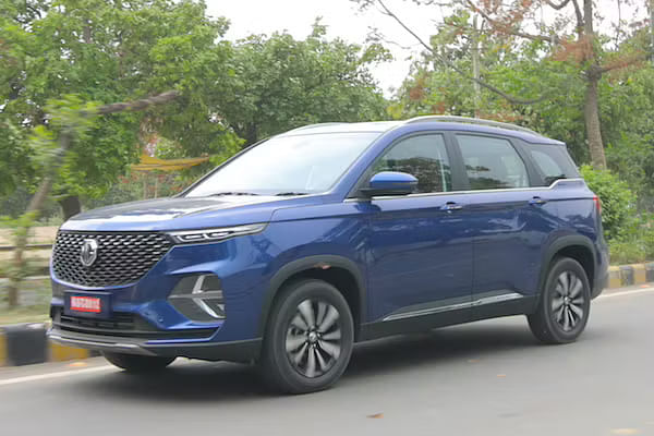 MG Hector Plus 2020-2023 Cornering Shot