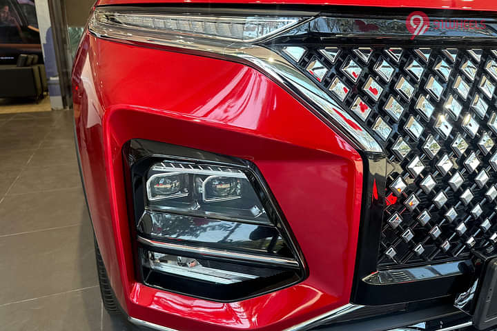 MG Hector Plus Headlight