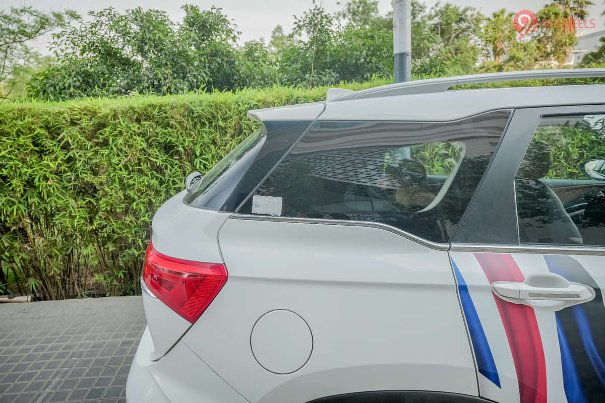 MG Hector Plus Rear Quarter Glass