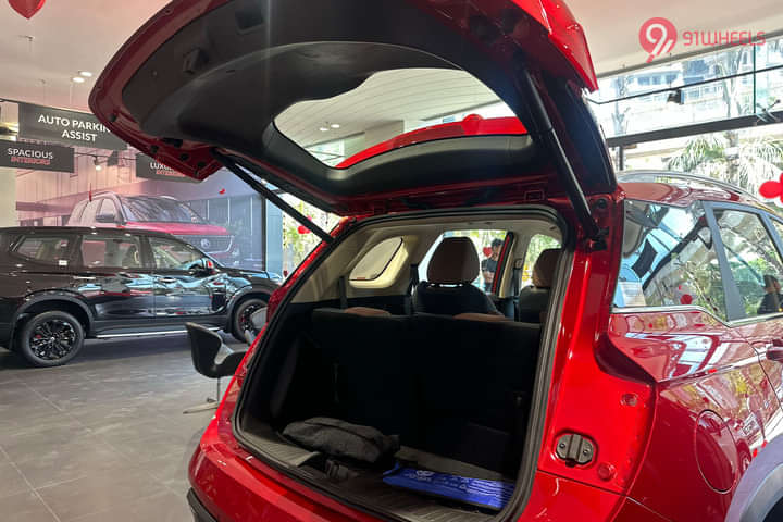 MG Hector Plus Open Boot/Trunk
