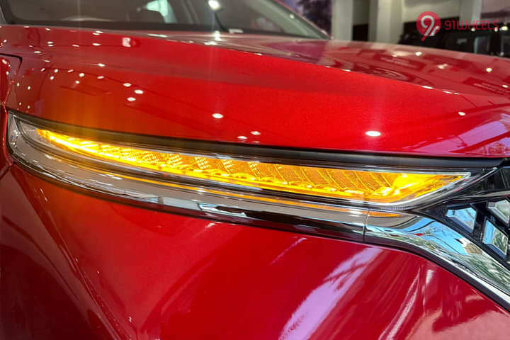 MG Hector Plus Blinker