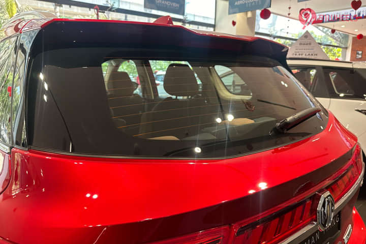 MG Hector Plus Rear Windshield/Windscreen