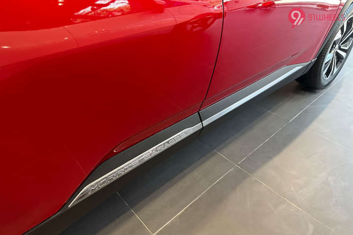 MG Hector Plus Foot Board