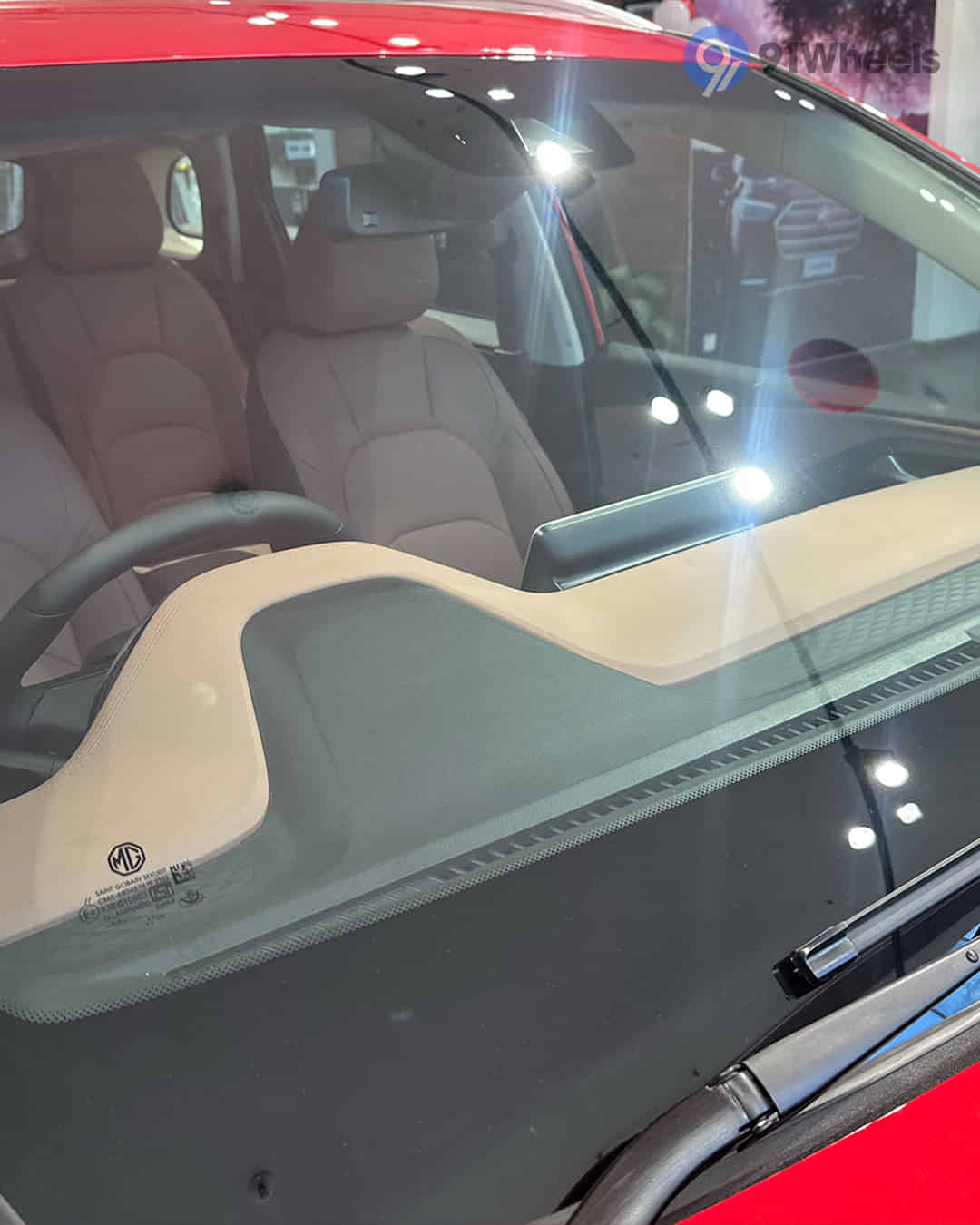 Front Windshield / Windscreen